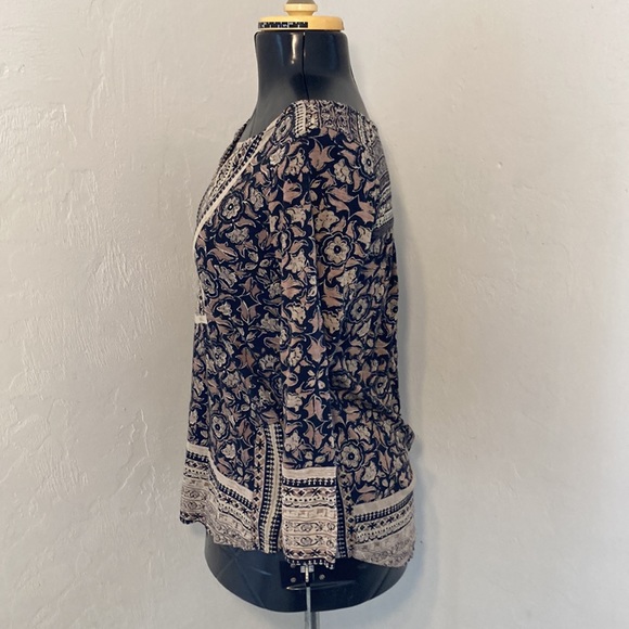 Lucky Brand Women’s Small Long Sleeve V-neck Shirt - Picture 10 of 13